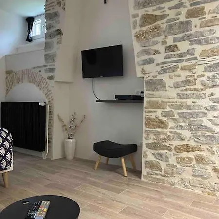 Charmant Studio Idealement Place Et Paisible ! Oloron-Sainte-Marie Buitenkant foto